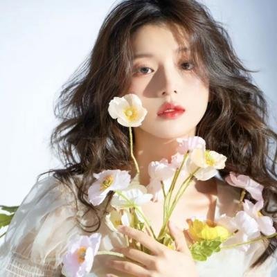 贵女离府三年，侯爷悔不当初